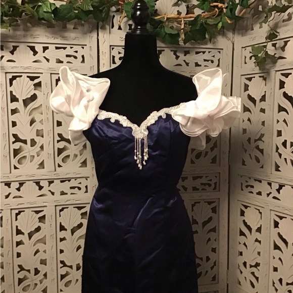 VINTAGE VERY PRETTY MIDNIGHT BLUE WITH WHITE POOFY SHOULDERS PROM DRESS GOWN - Picture 2 of 7